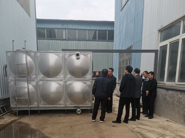 濟寧職業技術學院機電工程系教師及校領導，協同鎮領導來廠考察合作